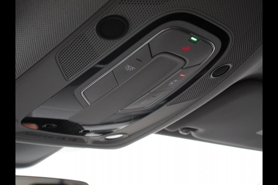 Audi Q5 50 TFSI e quattro S edition Climate control Adaptieve cruise control Led Apple Carplay/ Android Auto Parkeersensoren Verwarmde voorstoelen Keyless Lane assist Lichtmetalen velgen