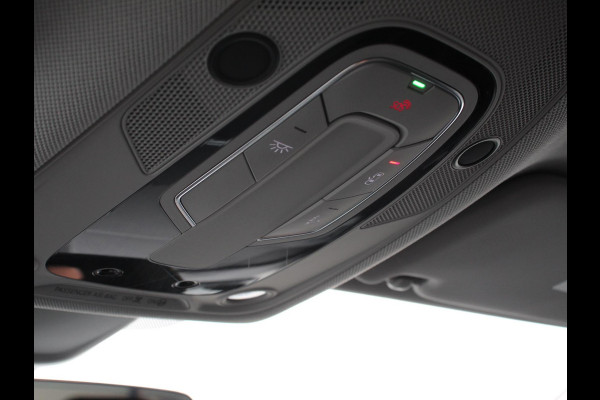 Audi Q5 50 TFSI e quattro S edition Climate control Adaptieve cruise control Led Apple Carplay/ Android Auto Parkeersensoren Verwarmde voorstoelen Keyless Lane assist Lichtmetalen velgen