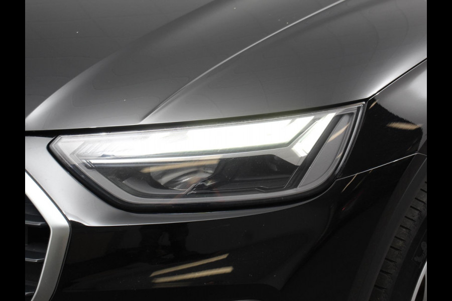 Audi Q5 50 TFSI e quattro S edition Climate control Adaptieve cruise control Led Apple Carplay/ Android Auto Parkeersensoren Verwarmde voorstoelen Keyless Lane assist Lichtmetalen velgen