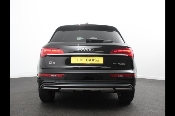 Audi Q5 50 TFSI e quattro S edition Climate control Adaptieve cruise control Led Apple Carplay/ Android Auto Parkeersensoren Verwarmde voorstoelen Keyless Lane assist Lichtmetalen velgen