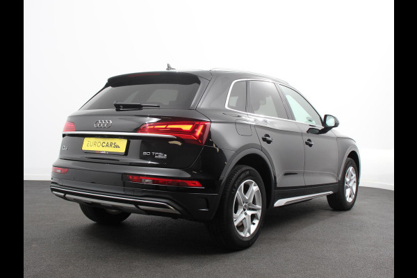 Audi Q5 50 TFSI e quattro S edition Climate control Adaptieve cruise control Led Apple Carplay/ Android Auto Parkeersensoren Verwarmde voorstoelen Keyless Lane assist Lichtmetalen velgen