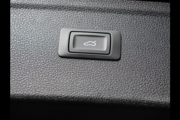 Audi Q5 50 TFSI e quattro S edition Climate control Adaptieve cruise control Led Apple Carplay/ Android Auto Parkeersensoren Verwarmde voorstoelen Keyless Lane assist Lichtmetalen velgen