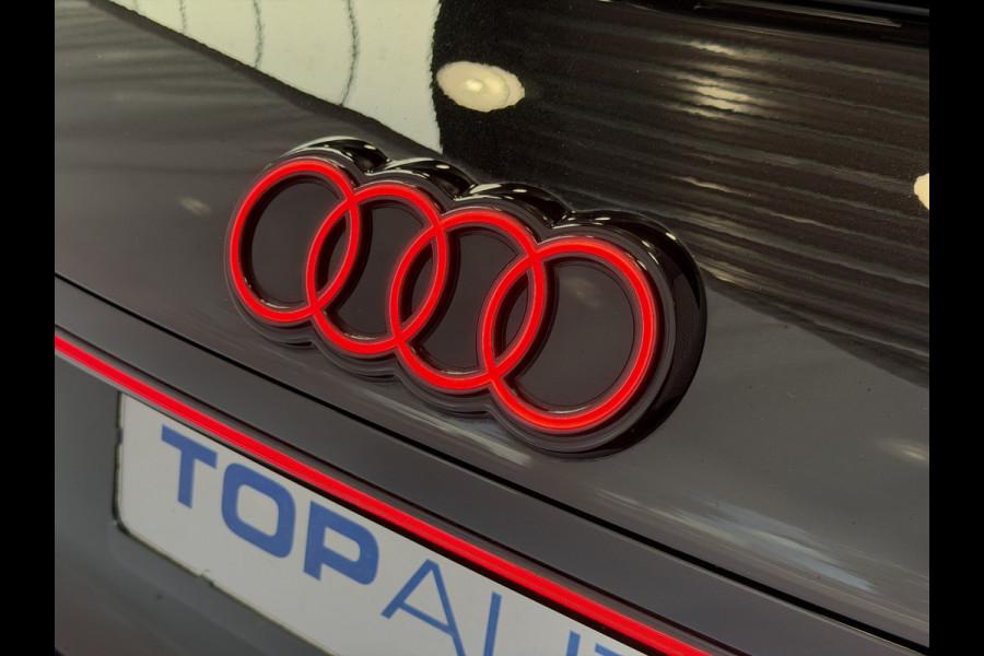 Audi Q3 1.5 e-hybrid |S edition | 272pk | Leer | Pano | Trekhaak | Stoel/Stuur verw | Matrix Led | 20'' Lmv S Line | S-Line | S-edtion