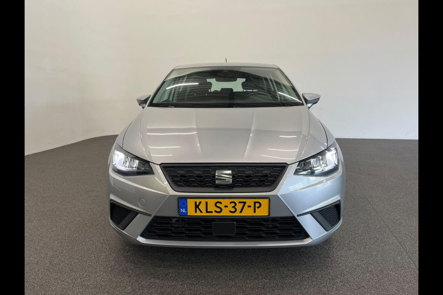 Seat Ibiza 1.0 TSI 110 pk DSG Urban Silver Full LED Navi 9,2 inch CarPlay Climatronic PDC Cruise Lane Assist Front Assist DAB+ 15 inch LMV