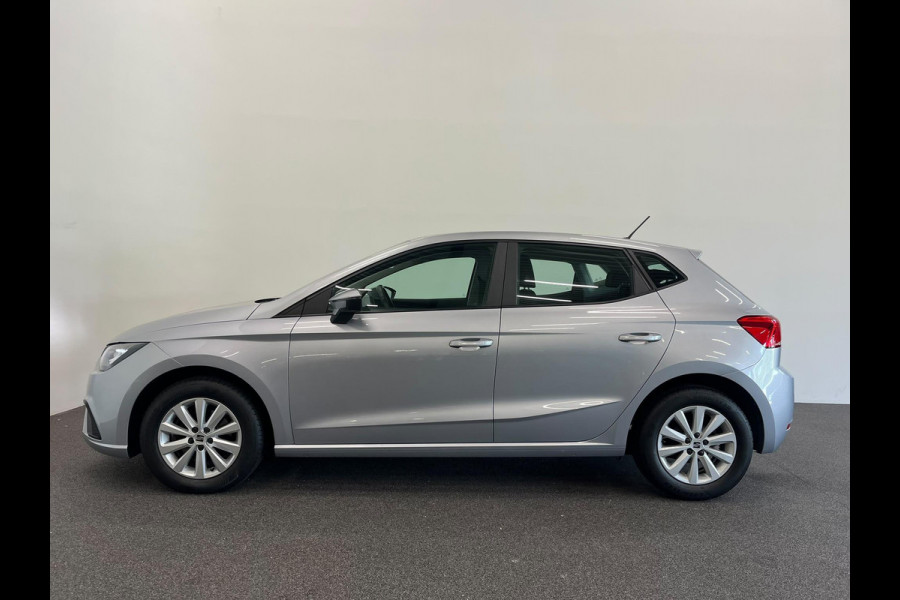 Seat Ibiza 1.0 TSI 110 pk DSG Urban Silver Full LED Navi 9,2 inch CarPlay Climatronic PDC Cruise Lane Assist Front Assist DAB+ 15 inch LMV