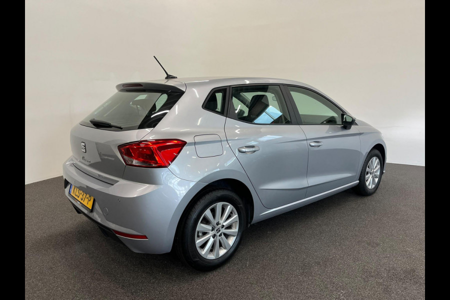 Seat Ibiza 1.0 TSI 110 pk DSG Urban Silver Full LED Navi 9,2 inch CarPlay Climatronic PDC Cruise Lane Assist Front Assist DAB+ 15 inch LMV