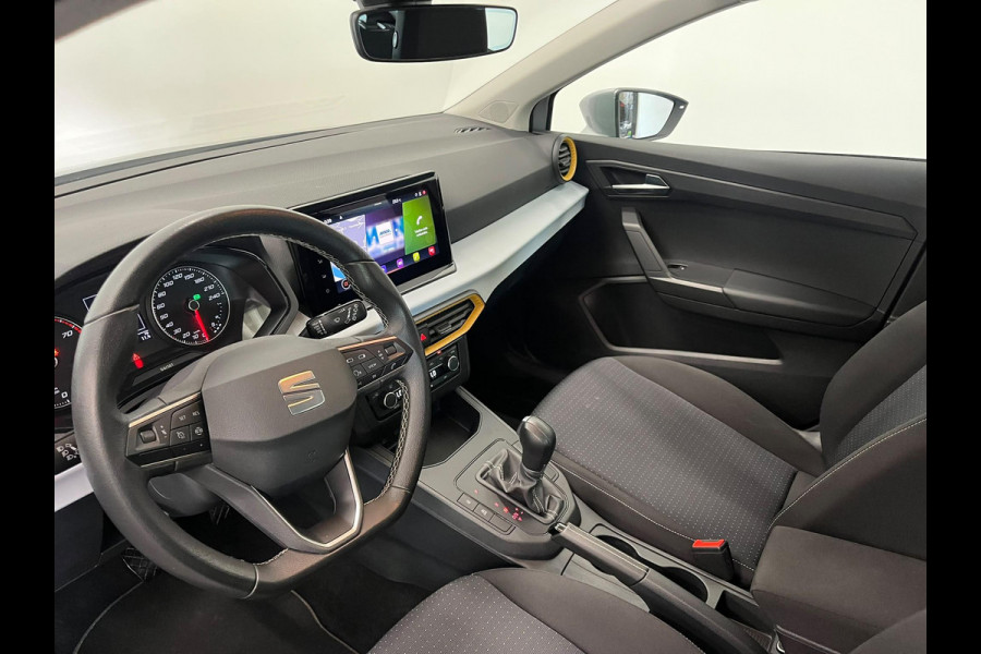 Seat Ibiza 1.0 TSI 110 pk DSG Urban Silver Full LED Navi 9,2 inch CarPlay Climatronic PDC Cruise Lane Assist Front Assist DAB+ 15 inch LMV