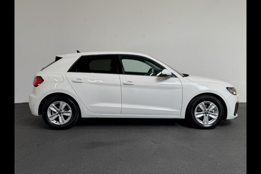 Audi A1 Sportback 30 TFSI 110pk Pro Line Navigatie MMi plus Airco Cruise control Instap verlichting Sportstoelen Lichtmetalen velgen