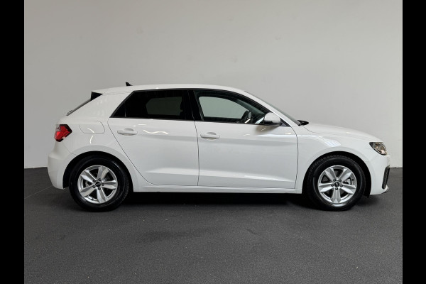 Audi A1 Sportback 30 TFSI 110pk Pro Line Navigatie MMi plus Airco Cruise control Instap verlichting Sportstoelen Lichtmetalen velgen