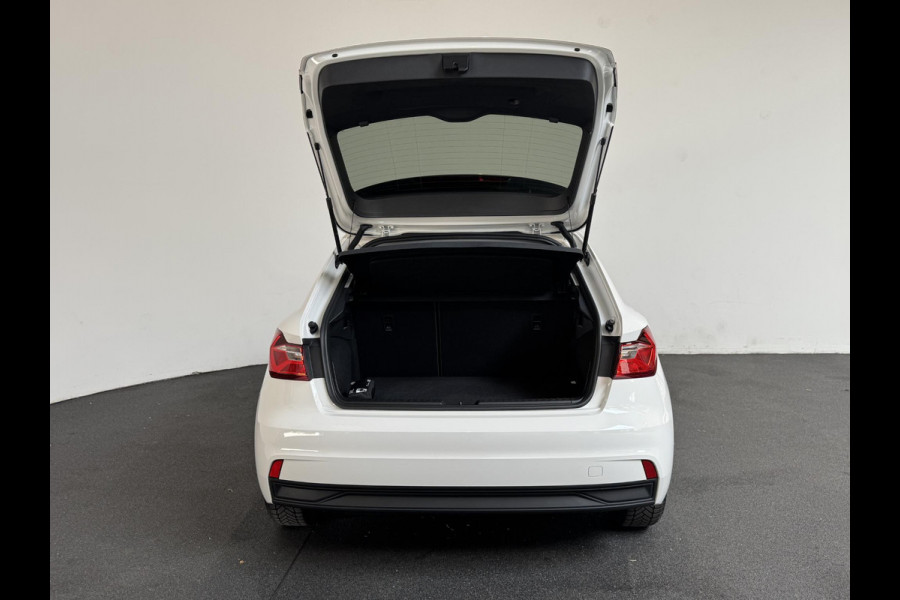 Audi A1 Sportback 30 TFSI 110pk Pro Line Navigatie MMi plus Airco Cruise control Instap verlichting Sportstoelen Lichtmetalen velgen