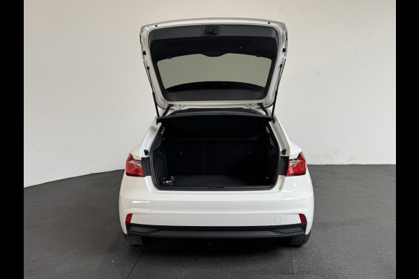 Audi A1 Sportback 30 TFSI 110pk Pro Line Navigatie MMi plus Airco Cruise control Instap verlichting Sportstoelen Lichtmetalen velgen