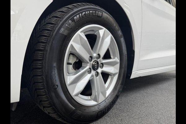 Audi A1 Sportback 30 TFSI 110pk Pro Line Navigatie MMi plus Airco Cruise control Instap verlichting Sportstoelen Lichtmetalen velgen