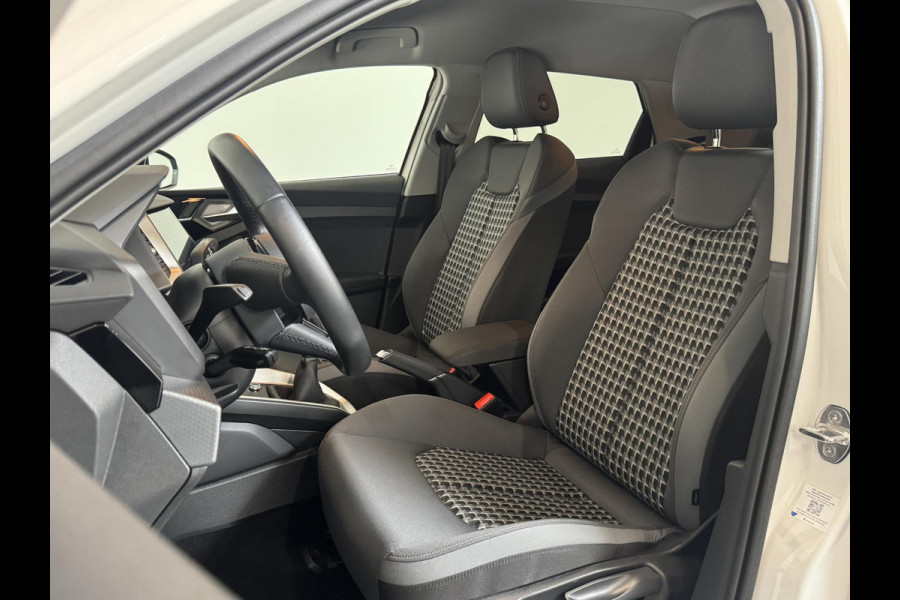 Audi A1 Sportback 30 TFSI 110pk Pro Line Navigatie MMi plus Airco Cruise control Instap verlichting Sportstoelen Lichtmetalen velgen