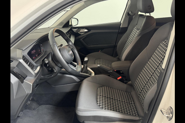 Audi A1 Sportback 30 TFSI 110pk Pro Line Navigatie MMi plus Airco Cruise control Instap verlichting Sportstoelen Lichtmetalen velgen