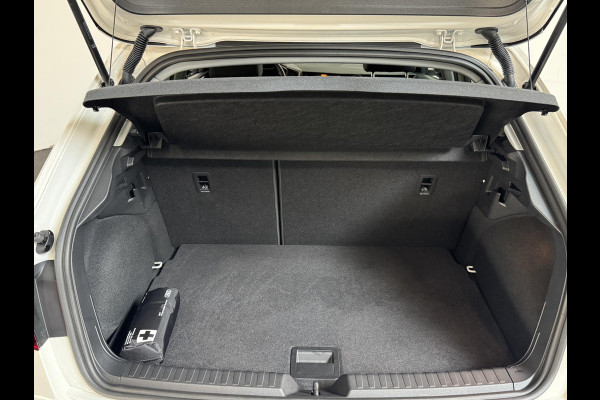 Audi A1 Sportback 30 TFSI 110pk Pro Line Navigatie MMi plus Airco Cruise control Instap verlichting Sportstoelen Lichtmetalen velgen