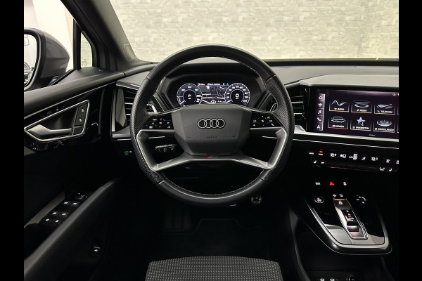 Audi Q4 Sportback e-tron 40 S-Line 77 kWh | Sportstoelen | SOH 98,5 % | H-Leder | ACC | Lane ass. | Virtual + | Black-Optic | Stoelverwarming | Camera | Matrix-Led | Getint Glas | Zwarte Hemelbekleding | MMi+ | 3-Zone Clima | Bovag Garantie |