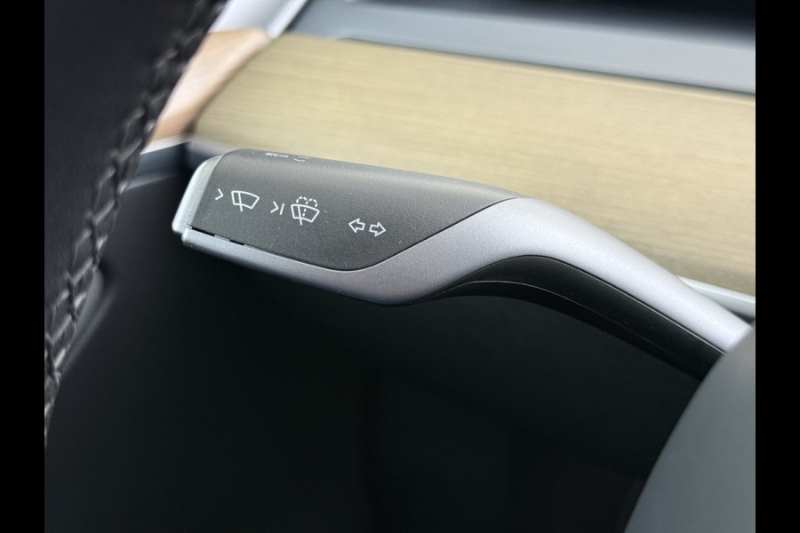 Tesla Model Y RWD 300PK LFP Accu Trekhaak Warmtepomp Leer Navi Ecc Adap.Cruise Panoramadak Camera's SOH 92,5% Stuur+Stoelverwarming Led Traffic-Aware Cruise Control Toybox Elek.Achterklep 1.600KG Trekgewicht 1e Eigenaar Origineel Nederlandse Auto