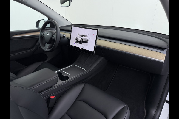 Tesla Model Y RWD 300PK LFP Accu Trekhaak Warmtepomp Leer Navi Ecc Adap.Cruise Panoramadak Camera's SOH 92,5% Stuur+Stoelverwarming Led Traffic-Aware Cruise Control Toybox Elek.Achterklep 1.600KG Trekgewicht 1e Eigenaar Origineel Nederlandse Auto