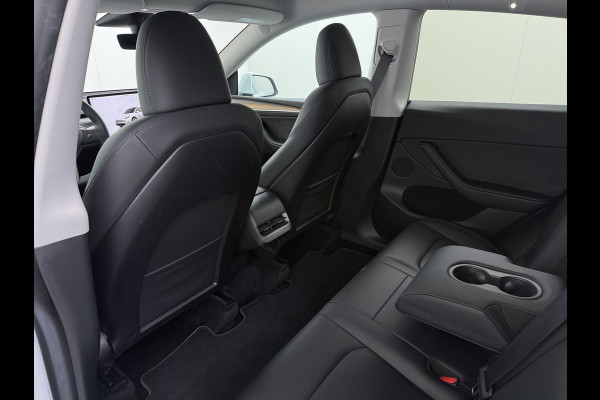 Tesla Model Y RWD 300PK LFP Accu Trekhaak Warmtepomp Leer Navi Ecc Adap.Cruise Panoramadak Camera's SOH 92,5% Stuur+Stoelverwarming Led Traffic-Aware Cruise Control Toybox Elek.Achterklep 1.600KG Trekgewicht 1e Eigenaar Origineel Nederlandse Auto