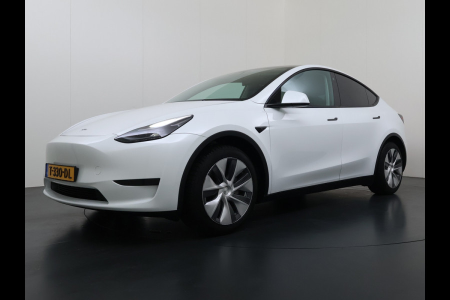 Tesla Model Y RWD 300PK LFP Accu Trekhaak Warmtepomp Leer Navi Ecc Adap.Cruise Panoramadak Camera's SOH 92,5% Stuur+Stoelverwarming Led Traffic-Aware Cruise Control Toybox Elek.Achterklep 1.600KG Trekgewicht 1e Eigenaar Origineel Nederlandse Auto