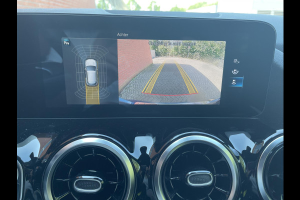 Mercedes-Benz GLA 200 163pk DCT AMG Line Navigatie Parkeersensoren Camera Cruise Control Stoelverwarming Ledverlichting Virtual Cockpit Climatronic