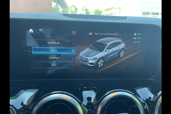 Mercedes-Benz GLA 200 163pk DCT AMG Line Navigatie Parkeersensoren Camera Cruise Control Stoelverwarming Ledverlichting Virtual Cockpit Climatronic