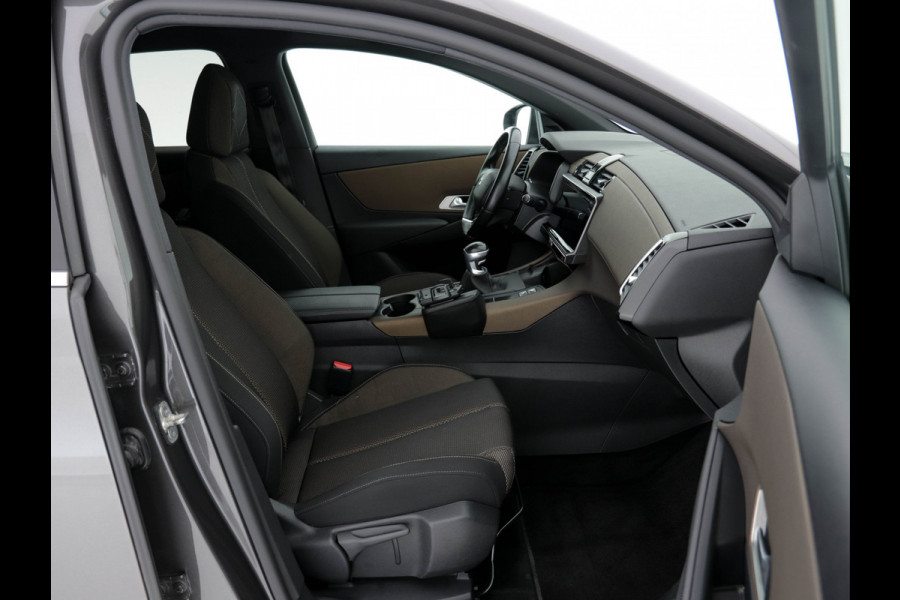 DS 7 Crossback 1.5 BlueHDI So Chic (INCL-BTW) *DIGI-COCKPIT | NAVI-FULLMAP | FULL-LED | MICROFIBRE | CAMERA | KEYLESS | CARPLAY | ADAPTIVE-CRUISE | DAB | PRIVACYGLASS | PDC | HEATED-SPORTSEATS | TOWBAR | 18"ALU*