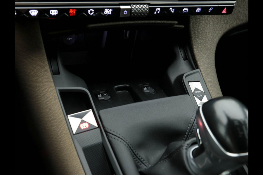 DS 7 Crossback 1.5 BlueHDI So Chic (INCL-BTW) *DIGI-COCKPIT | NAVI-FULLMAP | FULL-LED | MICROFIBRE | CAMERA | KEYLESS | CARPLAY | ADAPTIVE-CRUISE | DAB | PRIVACYGLASS | PDC | HEATED-SPORTSEATS | TOWBAR | 18"ALU*