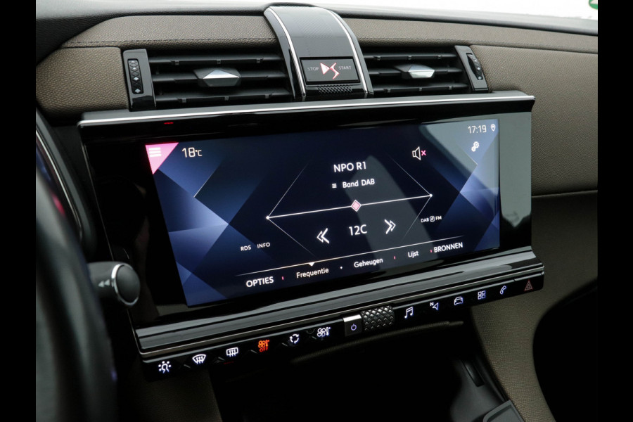 DS 7 Crossback 1.5 BlueHDI So Chic (INCL-BTW) *DIGI-COCKPIT | NAVI-FULLMAP | FULL-LED | MICROFIBRE | CAMERA | KEYLESS | CARPLAY | ADAPTIVE-CRUISE | DAB | PRIVACYGLASS | PDC | HEATED-SPORTSEATS | TOWBAR | 18"ALU*