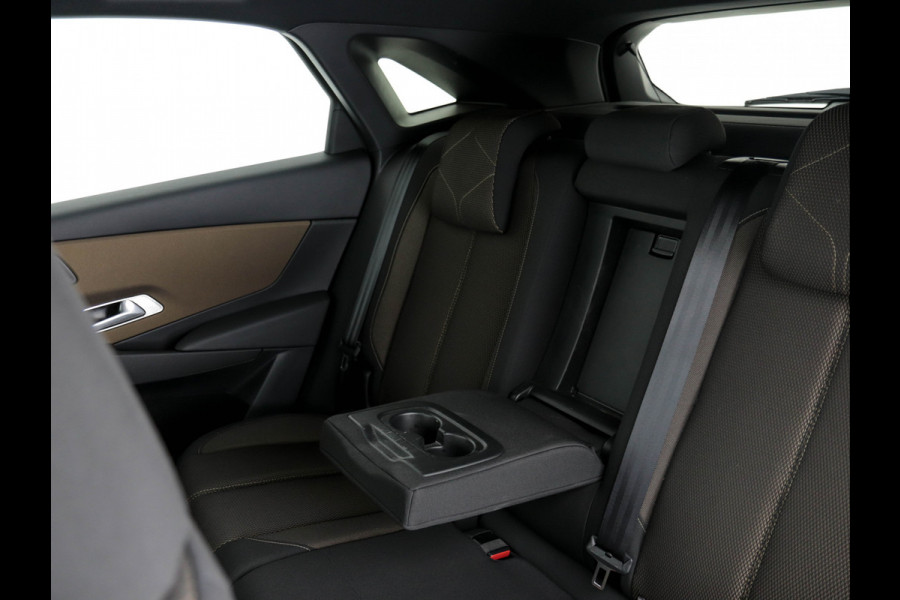 DS 7 Crossback 1.5 BlueHDI So Chic (INCL-BTW) *DIGI-COCKPIT | NAVI-FULLMAP | FULL-LED | MICROFIBRE | CAMERA | KEYLESS | CARPLAY | ADAPTIVE-CRUISE | DAB | PRIVACYGLASS | PDC | HEATED-SPORTSEATS | TOWBAR | 18"ALU*