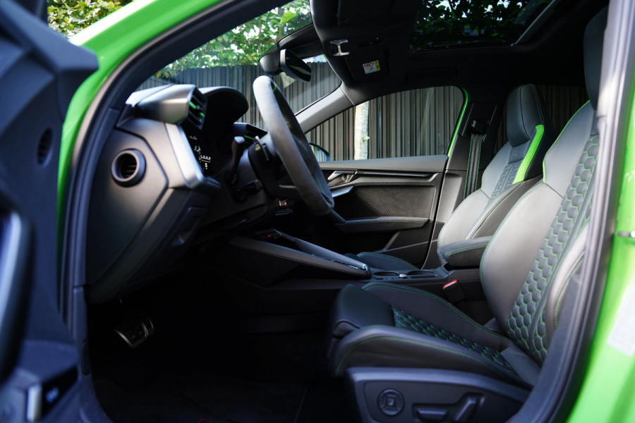 Audi RS 3 Sportback 2.5 TFSI Quattro / Kialamygreen / Panoramadak / SONOS