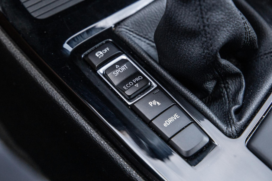 BMW X2 xDrive25e High Executive M PAKKET / CARPLAY / CRUISE CONTROLE / BRUIN LEER / STOELVERWARMING