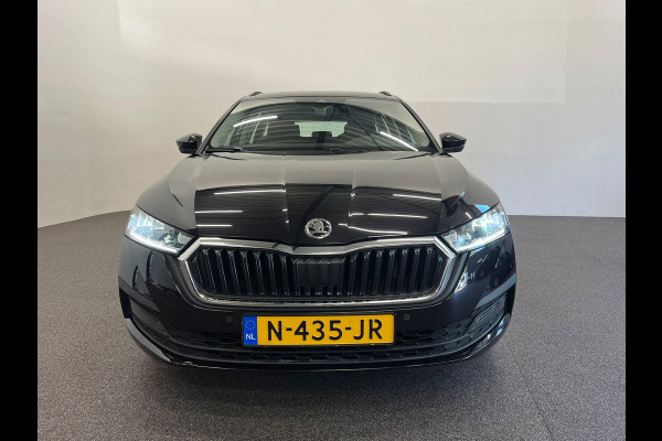 Škoda Octavia Combi 1.0 e-TSI Business Edition Trekhaak Airco ECC Navi Wireless Carplay PDC VA Full LED Virtual Cockpit Cruise Control