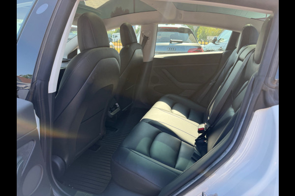 Tesla Model 3 Standard RWD Plus 60 kWh / SOH 93,5% / FACELIFT / Autopilot / Panoramadak / Camera / Leder / 19'' / Leder / Premium Audio / Warmtepomp