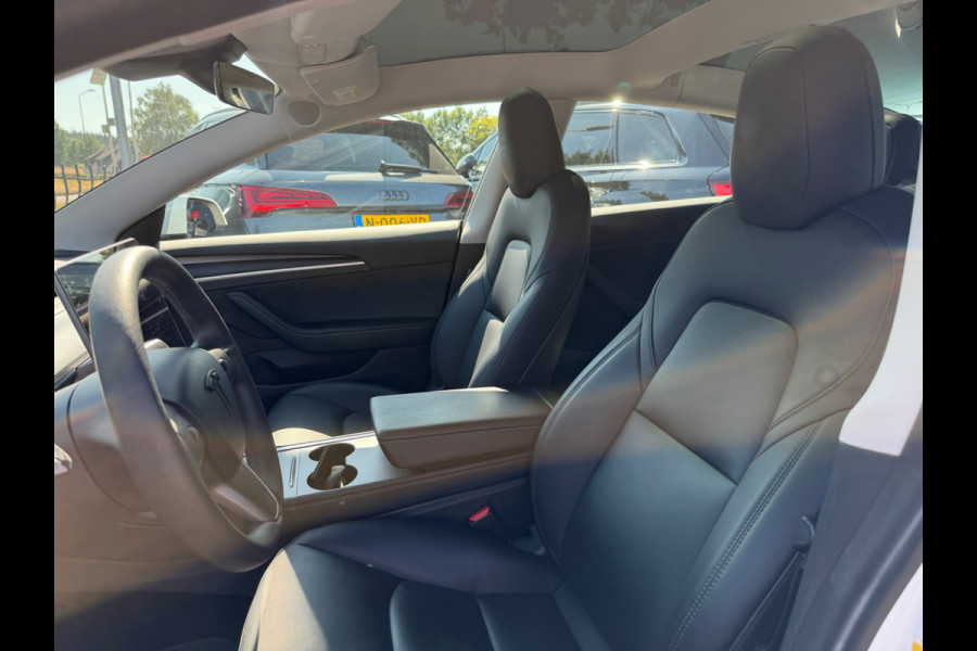 Tesla Model 3 Standard RWD Plus 60 kWh / SOH 93,5% / FACELIFT / Autopilot / Panoramadak / Camera / Leder / 19'' / Leder / Premium Audio / Warmtepomp