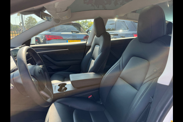 Tesla Model 3 Standard RWD Plus 60 kWh / SOH 93,5% / FACELIFT / Autopilot / Panoramadak / Camera / Leder / 19'' / Leder / Premium Audio / Warmtepomp