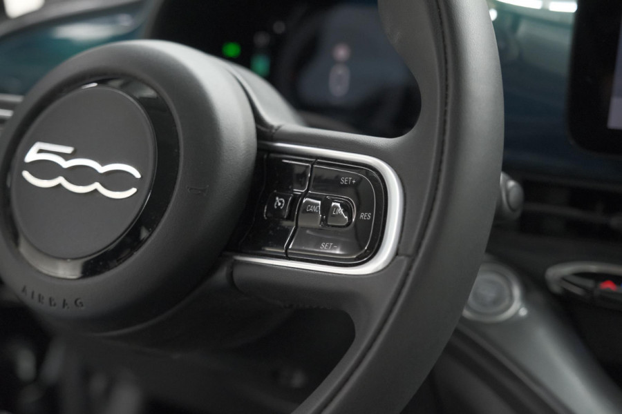 Fiat 500 Urban 42 kWh | 96,9% SOH | 3 Fase Laadfunctie | Camera | Apple Carplay | Parkeersensoren