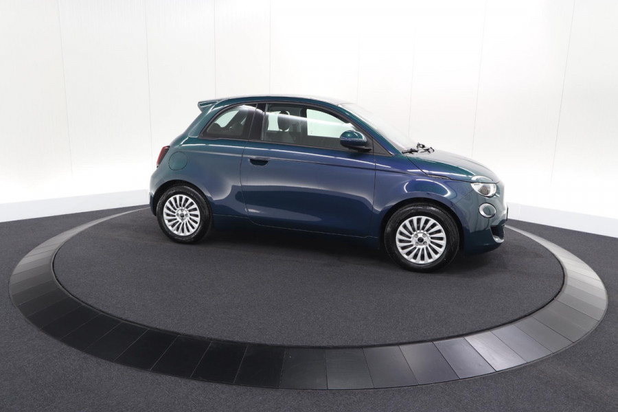 Fiat 500 Urban 42 kWh | 96,9% SOH | 3 Fase Laadfunctie | Camera | Apple Carplay | Parkeersensoren