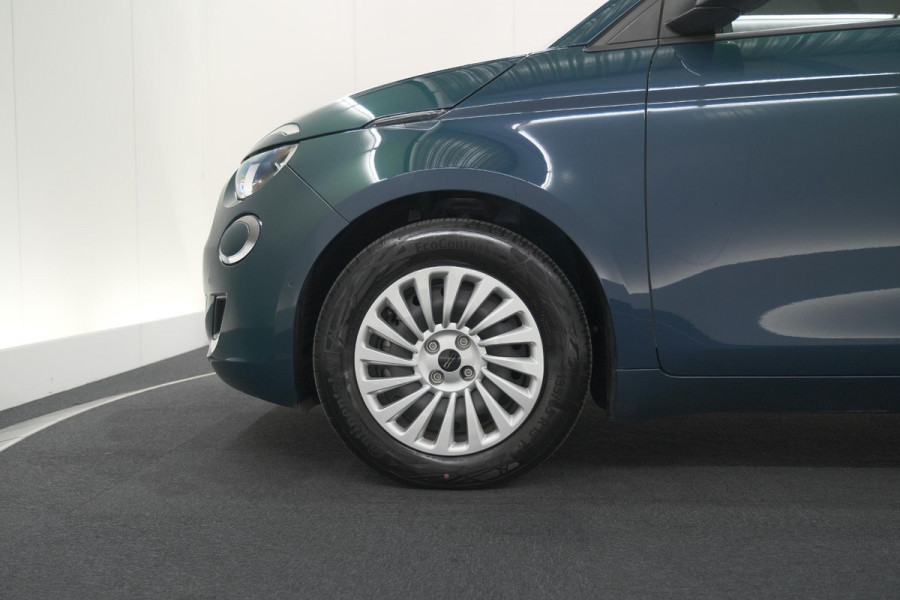 Fiat 500 Urban 42 kWh | 96,9% SOH | 3 Fase Laadfunctie | Camera | Apple Carplay | Parkeersensoren