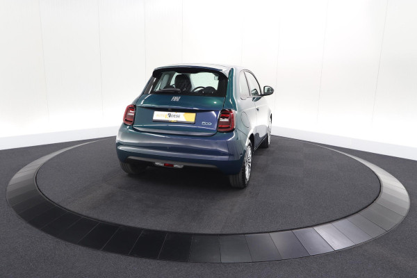 Fiat 500 Urban 42 kWh | 96,9% SOH | 3 Fase Laadfunctie | Camera | Apple Carplay | Parkeersensoren