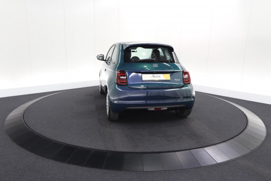 Fiat 500 Urban 42 kWh | 96,9% SOH | 3 Fase Laadfunctie | Camera | Apple Carplay | Parkeersensoren