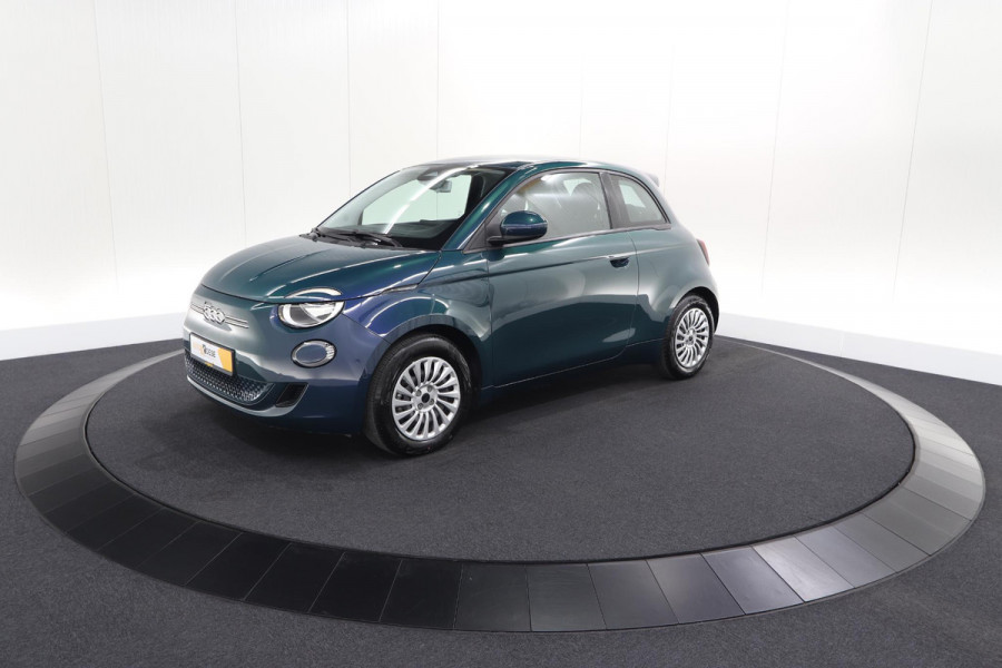 Fiat 500 Urban 42 kWh | 96,9% SOH | 3 Fase Laadfunctie | Camera | Apple Carplay | Parkeersensoren