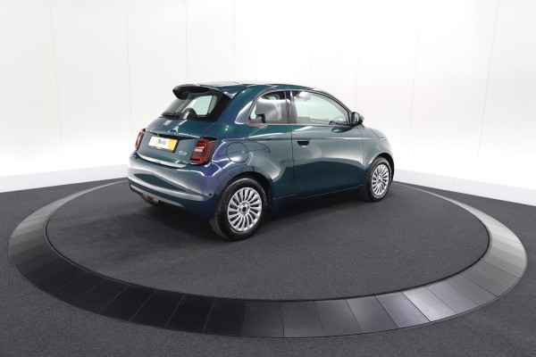 Fiat 500 Urban 42 kWh | 96,9% SOH | 3 Fase Laadfunctie | Camera | Apple Carplay | Parkeersensoren