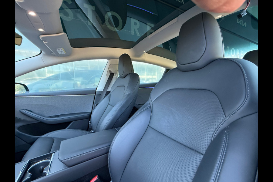 Tesla Model 3 Premium Long Range RWD 78 kWh TAXI RIJKLAAR INCL CABMAN METER