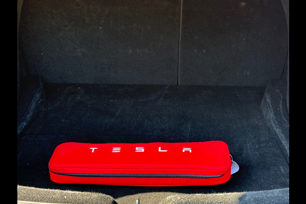 Tesla Model 3 Premium Long Range RWD 78 kWh TAXI RIJKLAAR INCL CABMAN METER