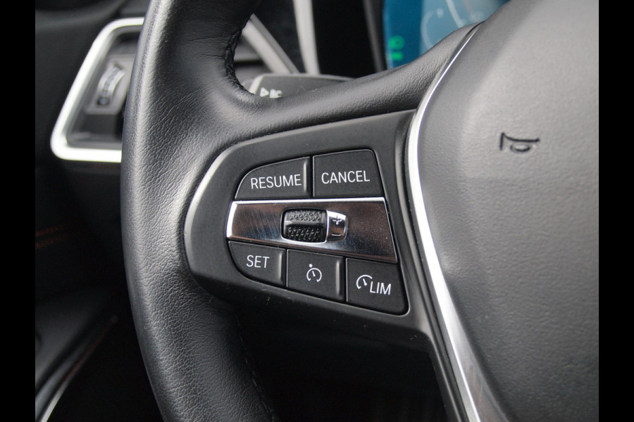 BMW 3 Serie Touring 318i High Executive | Camera | Sfeerverlichting | Apple Carplay | LED-Laser | NL-Auto |