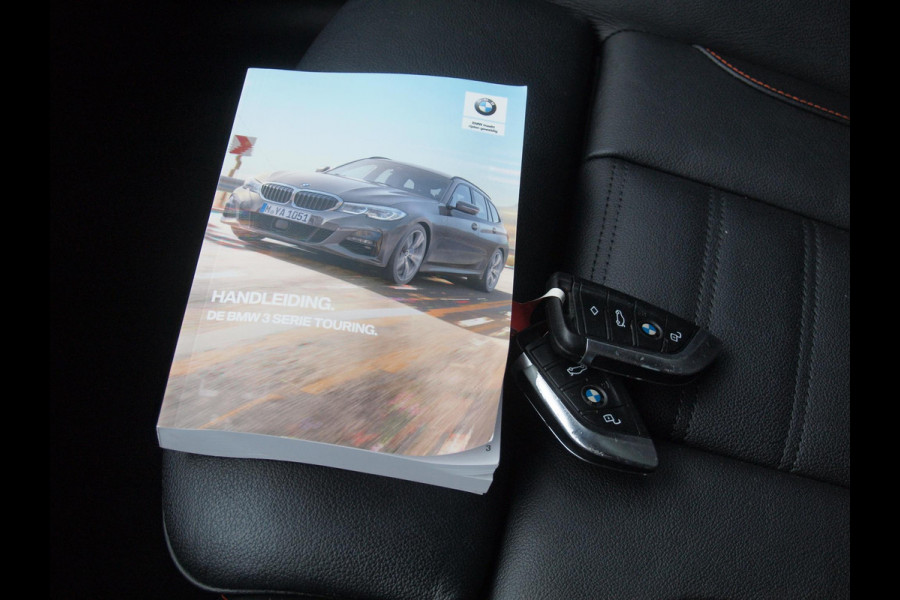 BMW 3 Serie Touring 318i High Executive | Camera | Sfeerverlichting | Apple Carplay | LED-Laser | NL-Auto |