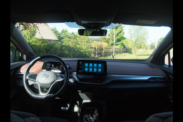 Volkswagen ID.4 Business 77 kWh | Camera | Trekhaak | Sfeerverlichting | Style Plus Pakket | NL-Auto |