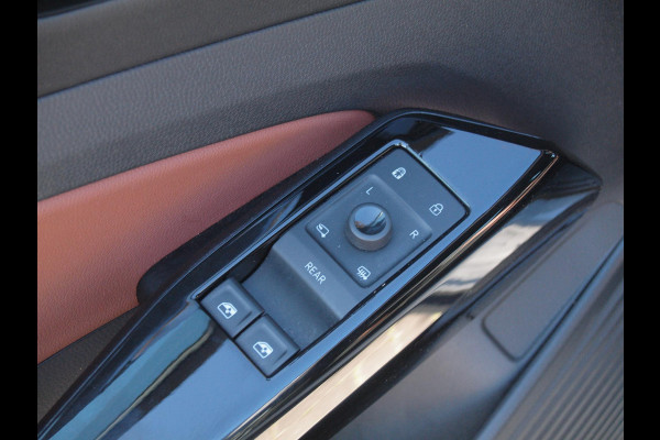 Volkswagen ID.4 Business 77 kWh | Camera | Trekhaak | Sfeerverlichting | Style Plus Pakket | NL-Auto |