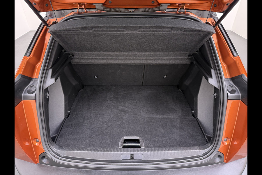 Peugeot e-2008 EV Allure 50kWh SOH 97% Two Tone 3D-Navi Stoelverwarming Apple Carplay Android Auto Ecc Cruise Control Regen-Lichtsensor Privacy Glas Keyless Connected-Apps DAB Bluetooth Led Lane Assist Isofix Dealeronderhouden 1e Eigenaar Origineel Nederlandse Auto